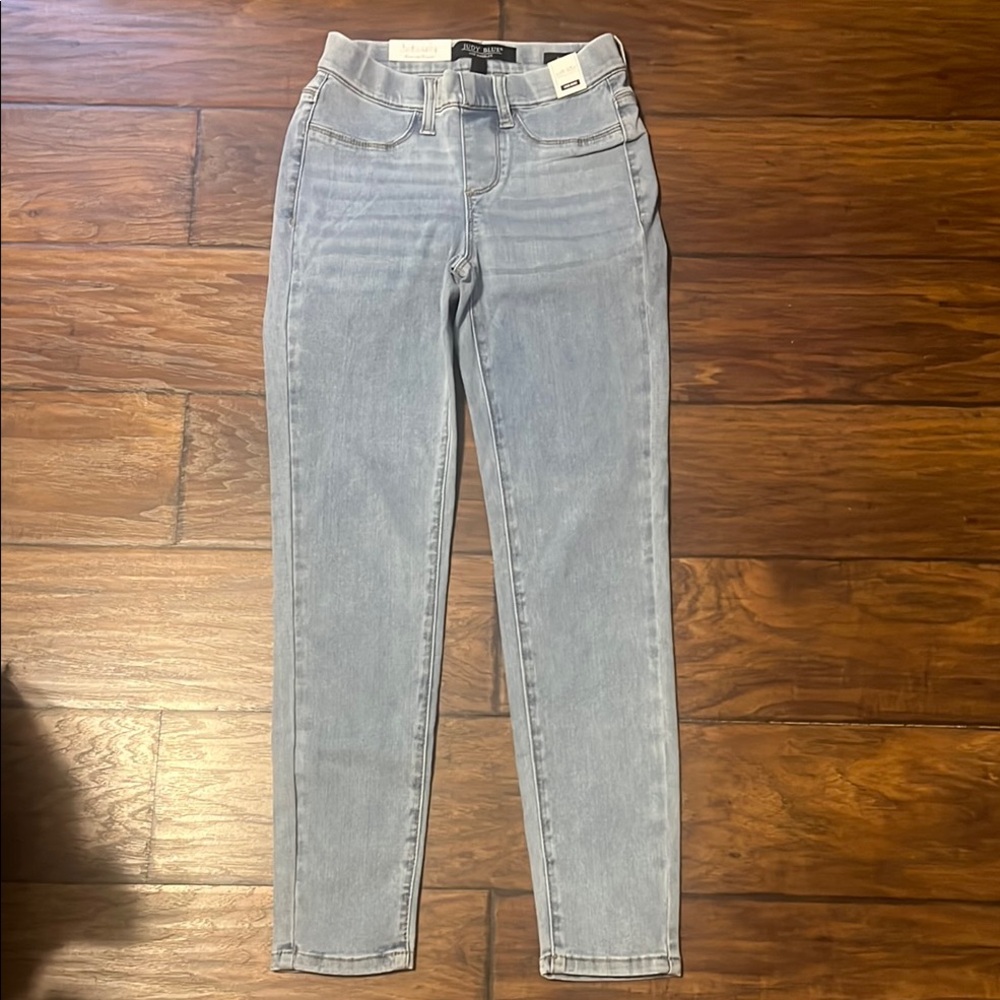 Judy Blue  pull on mid rise skinny fit nwt